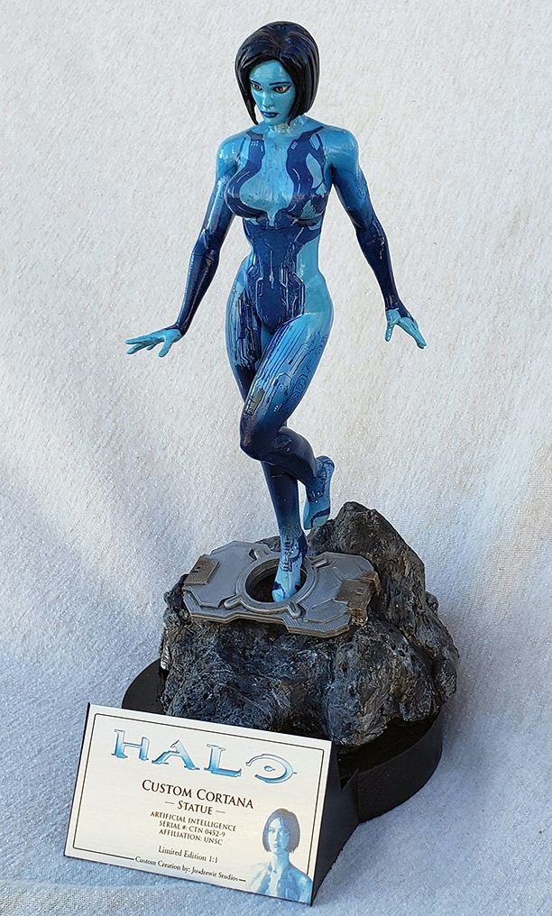 Halo store cortana statue