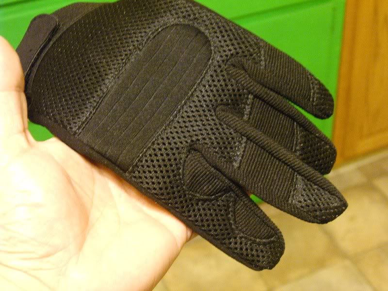 glove2.jpg